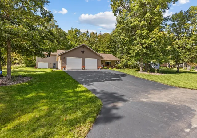 Photo 1 of Single family home for sale at 29757 Red Pine Dr, Pequot Lakes, MN 56472 | MLS# 7146333 | Listing updated on 2026-09-19