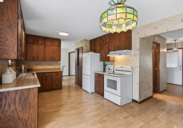 Photo 4 of Single family home for sale at 1772 Eldridge Ave W, Saint Paul, MN 55113 | MLS# 7146337 | Listing updated on 2026-09-19