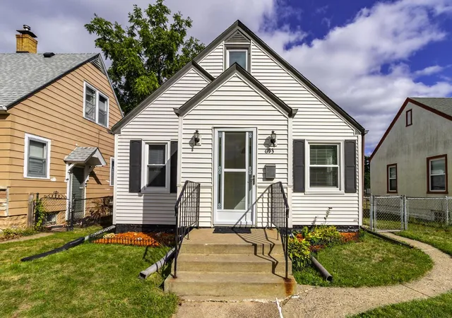 Photo 2 of Single family home for sale at 653 4th Avenue S, South Saint Paul, MN 55075 | MLS# 7146338 | Listing updated on 2026-09-19