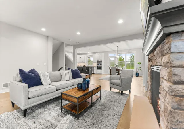 Photo 3 of Single family home for sale at 4547 Silverado Dr, Saint Paul, MN 55129 | MLS# 7146339 | Listing updated on 2026-10-08
