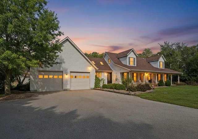 Photo 2 of Single family home for sale at 35361 Staehli Park Rd, Lake City, MN 55041 | MLS# 7146342 | Listing updated on 2026-10-09