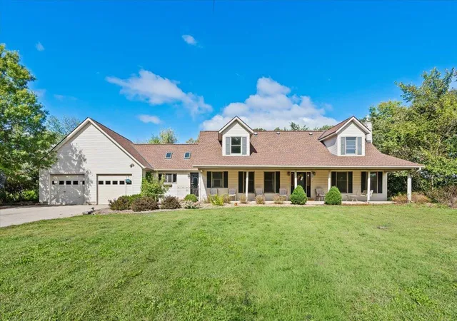 Photo 3 of Single family home for sale at 35361 Staehli Park Rd, Lake City, MN 55041 | MLS# 7146342 | Listing updated on 2026-10-09