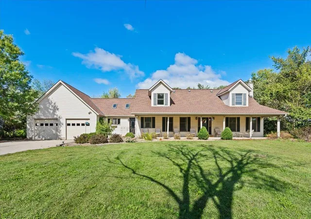 Photo 4 of Single family home for sale at 35361 Staehli Park Rd, Lake City, MN 55041 | MLS# 7146342 | Listing updated on 2026-10-09