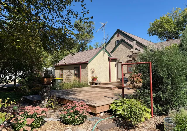 Photo 2 of Single family home for sale at 802 Sw 6th Street, Willmar, MN 56201 | MLS# 7146350 | Listing updated on 2026-09-21