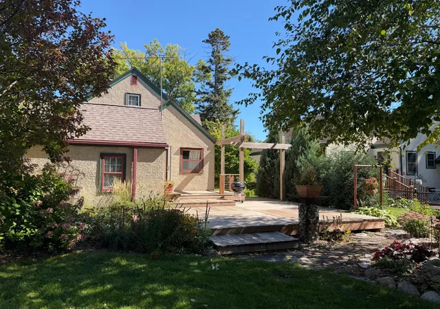Photo 3 of Single family home for sale at 802 Sw 6th Street, Willmar, MN 56201 | MLS# 7146350 | Listing updated on 2026-09-21