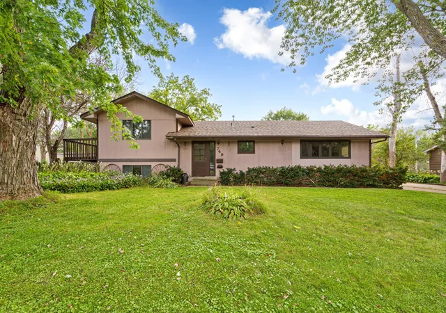 Photo 1 of Single family home for sale at 749 12th Street NE, Owatonna, MN 55060 | MLS# 7146360 | Listing updated on 2026-09-22