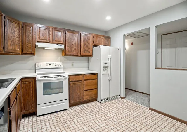 Listing Photo 5 - Condo for sale in building located at 4385 Trenton Ln N, Plymouth, MN 55442 - Unit #212