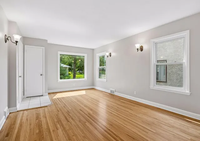 Photo 3 of House for sale at 2206 Arthur St NE, Minneapolis, MN 55418 | MLS# 7146366 | Listing updated on 2026-09-19