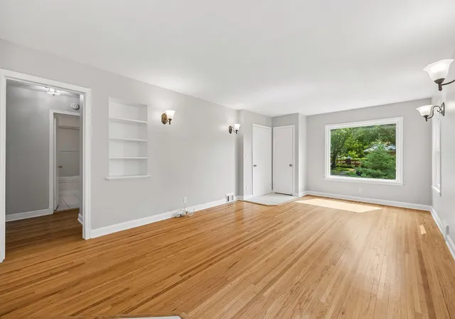 Photo 4 of House for sale at 2206 Arthur St NE, Minneapolis, MN 55418 | MLS# 7146366 | Listing updated on 2026-09-19