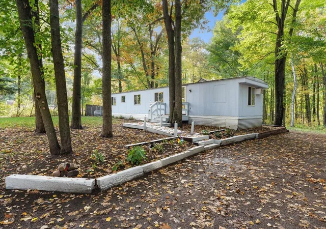 Photo 4 of Single family home for sale at 25261 Maple Tree Ln, Pine City, MN 55063 | MLS# 7146369 | Listing updated on 2026-10-03