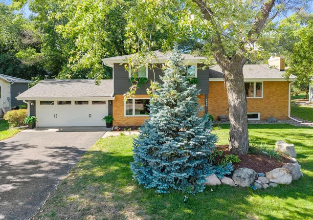 Photo 2 of Sale Pending at 1600 Texas Ave S, Minneapolis, MN 55426 | MLS# 7146383 | Listing updated on 2026-10-05
