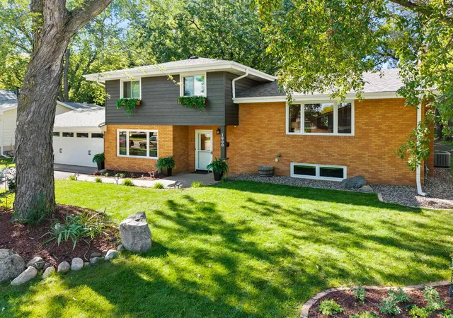 Photo 3 of Sale Pending at 1600 Texas Ave S, Minneapolis, MN 55426 | MLS# 7146383 | Listing updated on 2026-10-05