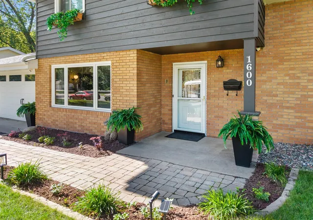 Photo 3 of Sale Pending at 1600 Texas Ave S, Minneapolis, MN 55426 | MLS# 7146383 | Listing updated on 2026-10-05