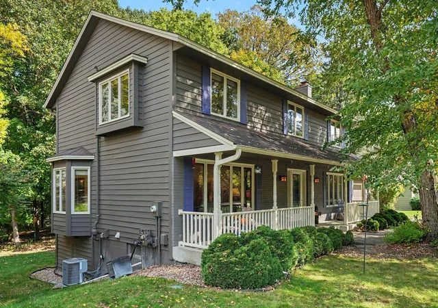 Photo 1 of Single family home for sale at 18604 Kristie Ln, Eden Prairie, MN 55346 | MLS# 7146394 | Listing updated on 2026-10-08