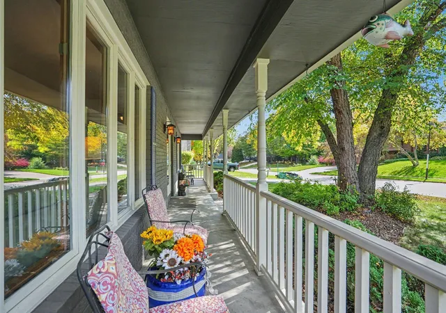 Photo 3 of Single family home for sale at 18604 Kristie Ln, Eden Prairie, MN 55346 | MLS# 7146394 | Listing updated on 2026-10-08