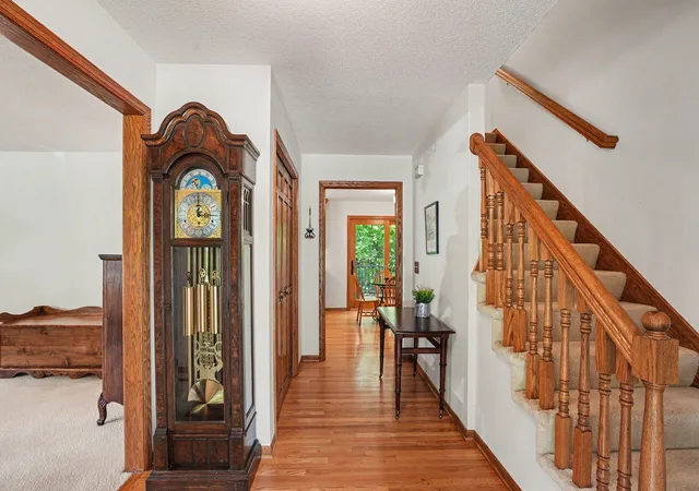 Photo 4 of Single family home for sale at 18604 Kristie Ln, Eden Prairie, MN 55346 | MLS# 7146394 | Listing updated on 2026-10-08