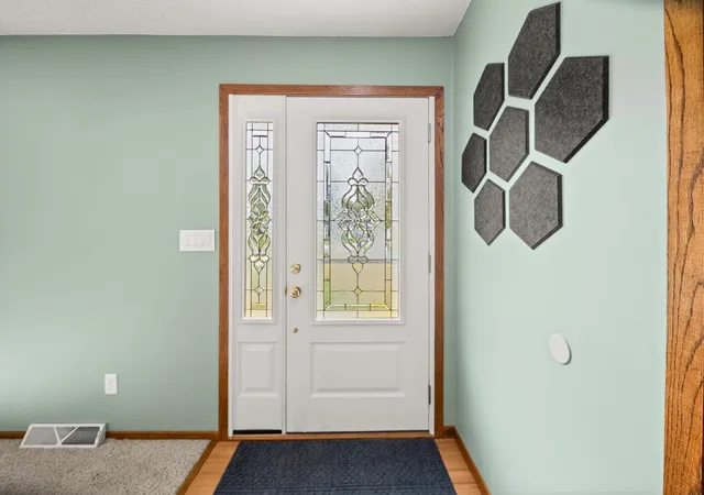 Photo 2 of Single family home for sale at 1603 Monroe Ct, Northfield, MN 55057 | MLS# 7146413 | Listing updated on 2026-10-06