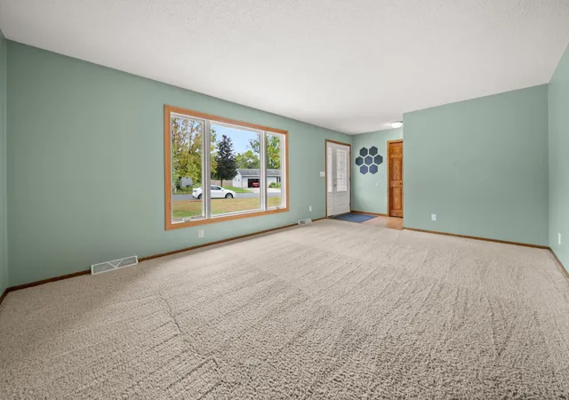 Photo 4 of Single family home for sale at 1603 Monroe Ct, Northfield, MN 55057 | MLS# 7146413 | Listing updated on 2026-10-06
