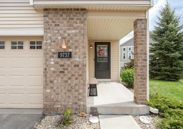 Photo 2 of Single family home for sale at 9737 Saint Andrews Dr, Elko New Market, MN 55020 | MLS# 7146423 | Listing updated on 2026-09-19