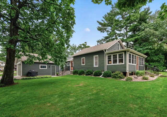 Photo 3 of Single family home for sale at 1835 Stillwater St, Saint Paul, MN 55110 | MLS# 7146431 | Listing updated on 2026-09-26