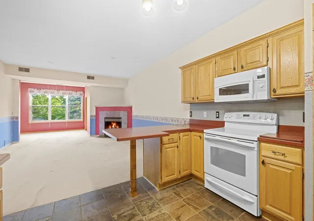 Photo 4 of Condo for sale at 8500 Franlo Rd #205, Eden Prairie, MN 55344 | MLS# 7146440 | Listing updated on 2026-09-19