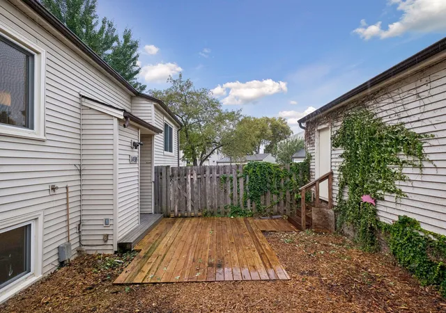 Photo 3 of Single family home for sale at 1498 Woodview Ave W, Saint Paul, MN 55122 | MLS# 7146480 | Listing updated on 2026-09-19