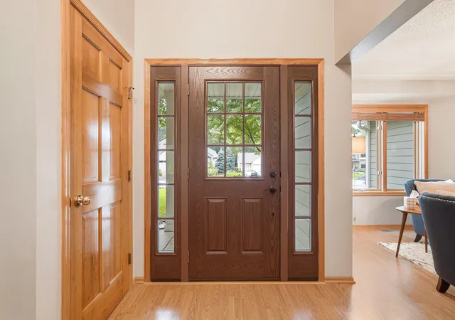Photo 4 of Single family home for sale at 524 Eastwood Ct, Saint Paul, MN 55123 | MLS# 7146487 | Listing updated on 2026-10-16