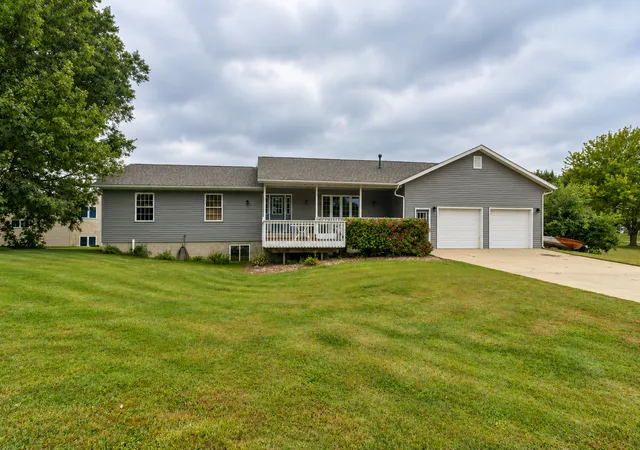 Photo 1 of Single family home for sale at 111 Loraine Dr, Lake Crystal, MN 56055 | MLS# 7146491 | Listing updated on 2026-09-19