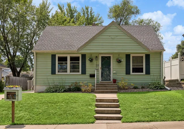 Single family home for sale at 180 Westchester Dr, Saint Paul, MN 55118 | MLS# 7146531