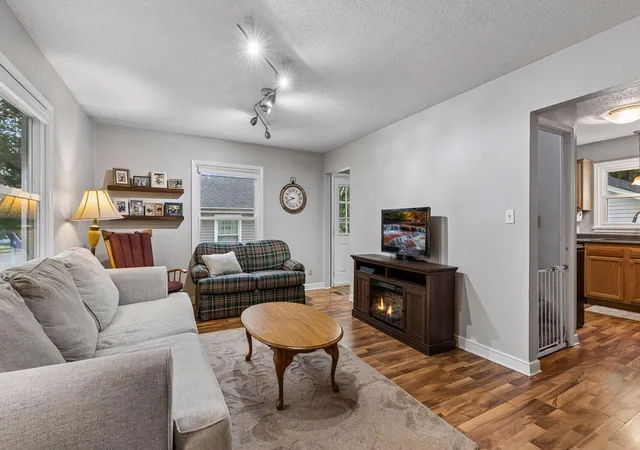 Photo 4 of Single family home for sale at 180 Westchester Dr, Saint Paul, MN 55118 | MLS# 7146531 | Listing updated on 2026-10-02