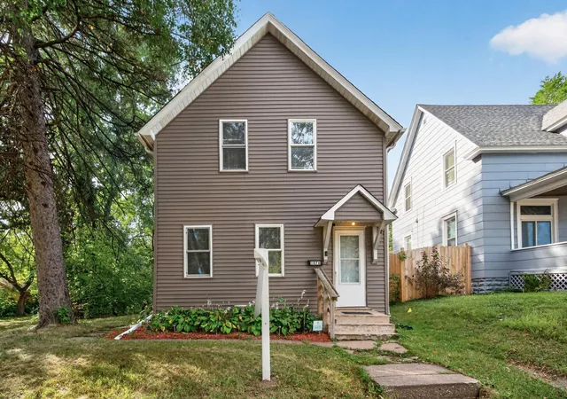 Photo 1 of Single family home for sale at 1076 Ross Ave, Saint Paul, MN 55106 | MLS# 7146536 | Listing updated on 2026-09-21
