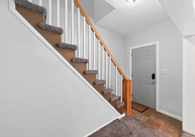 Photo 1 of Single family home for sale at 1076 Ross Ave, Saint Paul, MN 55106 | MLS# 7146536 | Listing updated on 2026-09-20