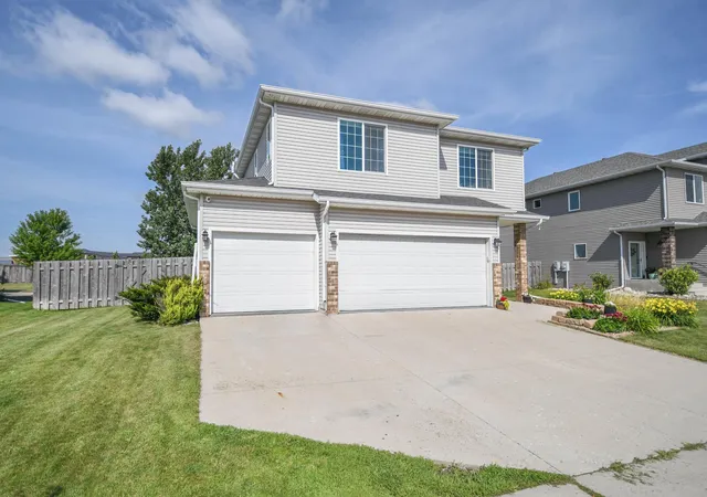 Photo 3 of Single family home for sale at 5013 44th Street S, Fargo, ND 58104 | MLS# 7146540 | Listing updated on 2026-09-20