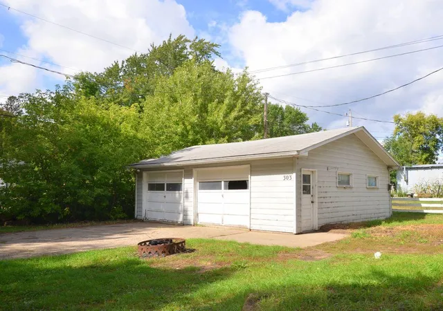 Photo 4 of Single family home for sale at 303 Park Ave N, Park Rapids, MN 56470 | MLS# 7146541 | Listing updated on 2026-09-19