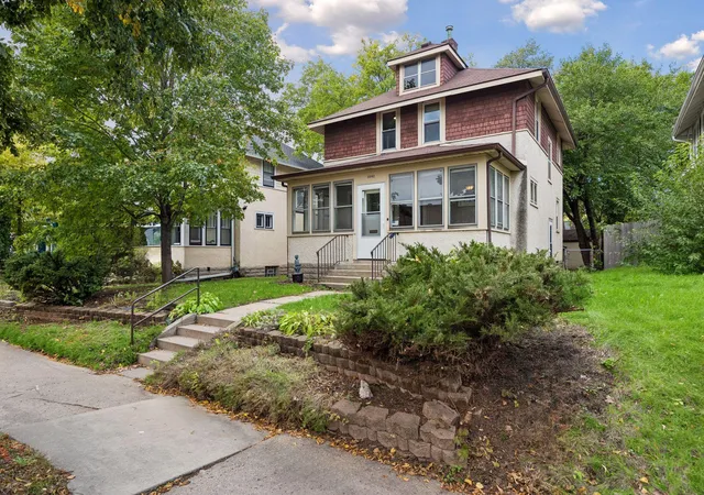 Photo 2 of Sale Pending at 3848 Stevens Ave, Minneapolis, MN 55409 | MLS# 7146548 | Listing updated on 2026-10-21