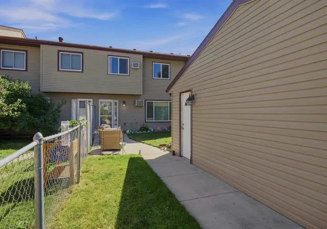 Photo 2 of Sale Pending at 233 19th Street E, West Fargo, ND 58078 | MLS# 7146553 | Listing updated on 2026-10-03