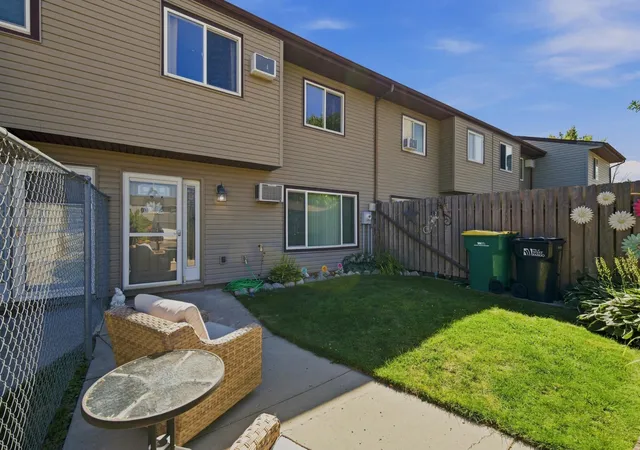 Photo 3 of Sale Pending at 233 19th Street E, West Fargo, ND 58078 | MLS# 7146553 | Listing updated on 2026-10-03