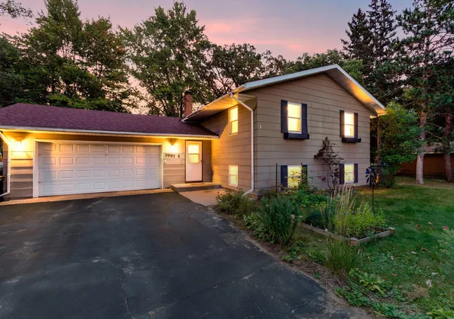 Photo 1 of Single family home for sale at 5997 Oak Cir, North Branch, MN 55056 | MLS# 7146556 | Listing updated on 2026-09-29