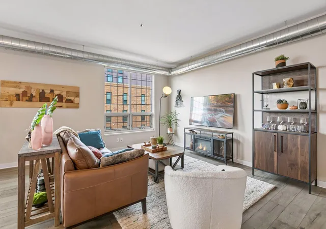 Photo 3 of Condo for sale at 521 2nd Street SE #404, Minneapolis, MN 55414 | MLS# 7146564 | Listing updated on 2026-09-19
