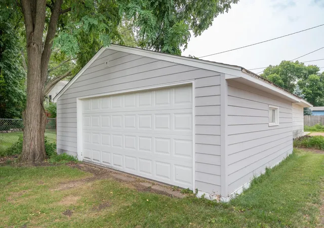 Photo 3 of Single family home for sale at 411 3rd Avenue W, Shakopee, MN 55379 | MLS# 7146566 | Listing updated on 2026-09-19
