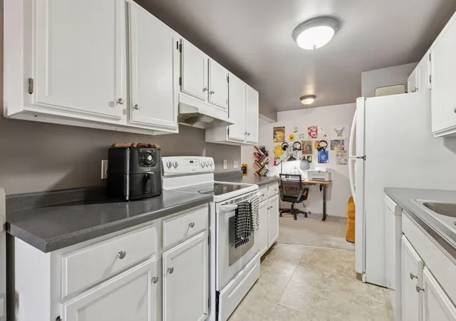 Photo 3 of Condo for sale at 1807 Elliot Ave #4, Minneapolis, MN 55404 | MLS# 7146570 | Listing updated on 2026-09-19