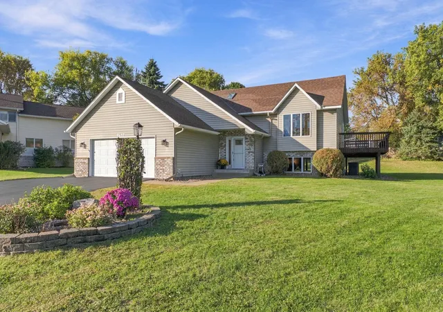 Photo 1 of Single family home for sale at 2330 Oak Glen Ct, Stillwater, MN 55082 | MLS# 7146574 | Listing updated on 2026-09-19