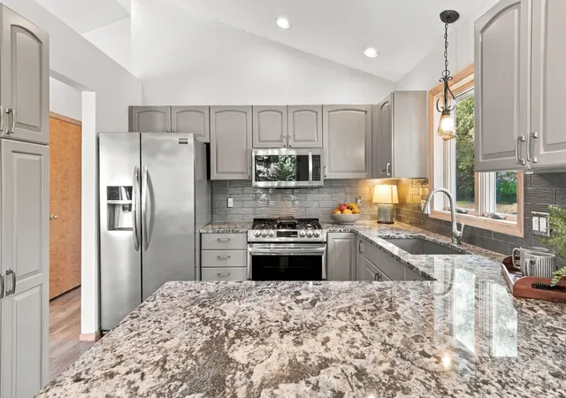 Photo 3 of Single family home for sale at 2330 Oak Glen Ct, Stillwater, MN 55082 | MLS# 7146574 | Listing updated on 2026-09-22