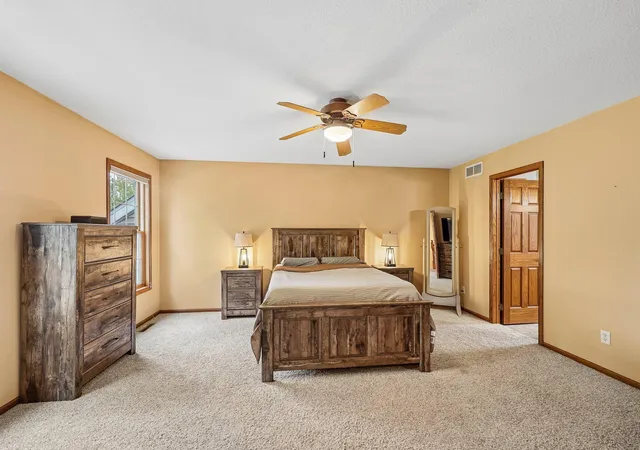 Photo 3 of Single family home for sale at 940 Preserve Blvd, Young America, MN 55397 | MLS# 7146581 | Listing updated on 2026-09-30