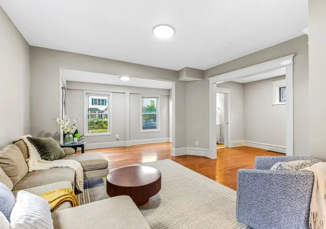 Photo 4 of Single family home for sale at 1100 12th Avenue SE, Minneapolis, MN 55414 | MLS# 7146601 | Listing updated on 2026-09-19