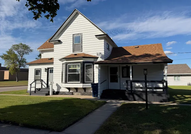 Photo 3 of Single family home for sale at 602 13th Street N, Benson, MN 56215 | MLS# 7146604 | Listing updated on 2026-09-19