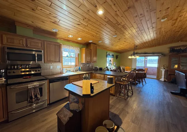 Photo 4 of Single family home for sale at 43870 Balsam Rd, Sturgeon Lake, MN 55783 | MLS# 7146617 | Listing updated on 2026-09-28