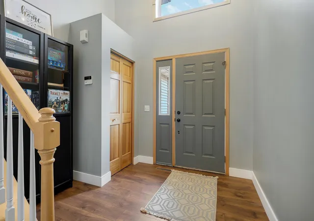 Photo 2 of Single family home for sale at 205 Butternut Cir, Carver, MN 55315 | MLS# 7146619 | Listing updated on 2026-10-08