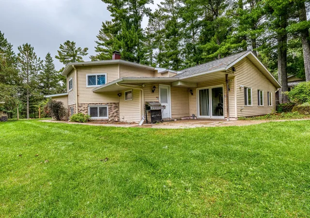 Photo 2 of Single family home for sale at 11081 Hillcrest Dr Ne, Bemidji, MN 56601 | MLS# 7146620 | Listing updated on 2026-10-05