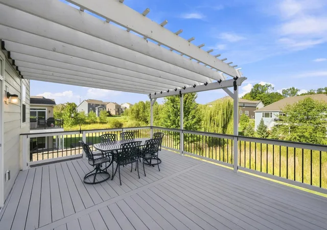 Photo 4 of Single family home for sale at 833 Red Cedar Ct, Chaska, MN 55318 | MLS# 7146633 | Listing updated on 2026-09-28